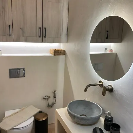 بيت للعطل Metohi Luxury